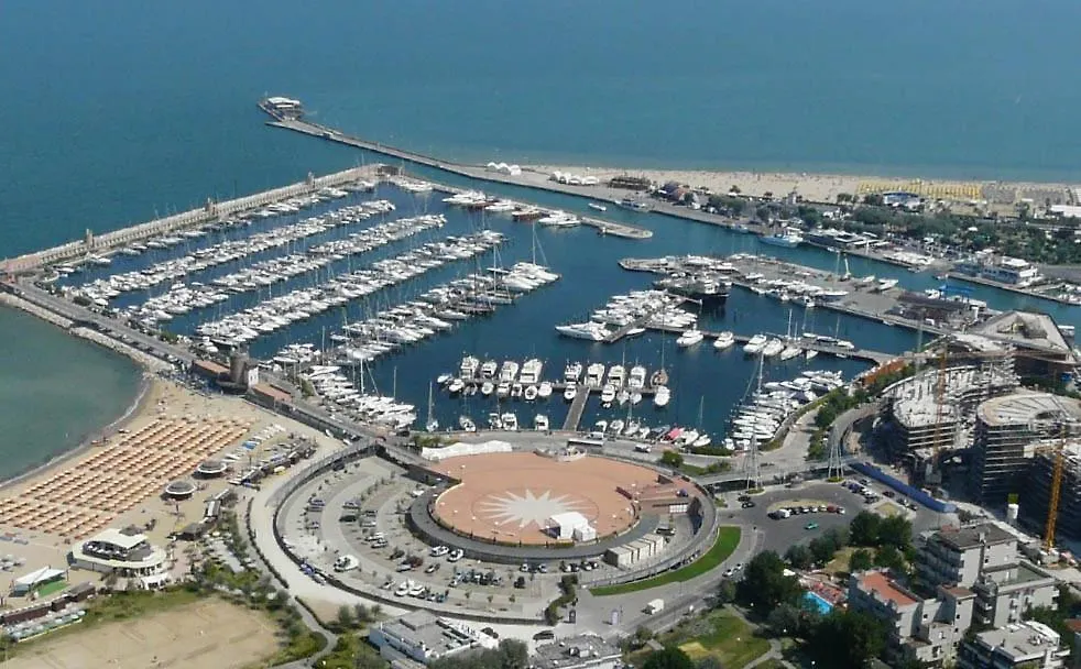 Casa Modigliani - Appartamento Centralissimo Per Centro Storico, Mare, Fiere E Congressi Rimini